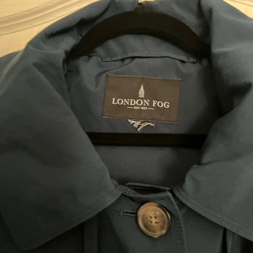 London Fog blue jacket. Button down. Tie around the waist. XL - Picture 5 of 5